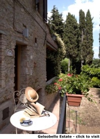 Click to visit the charming Gelsobello estate near the Tuscan hill towns